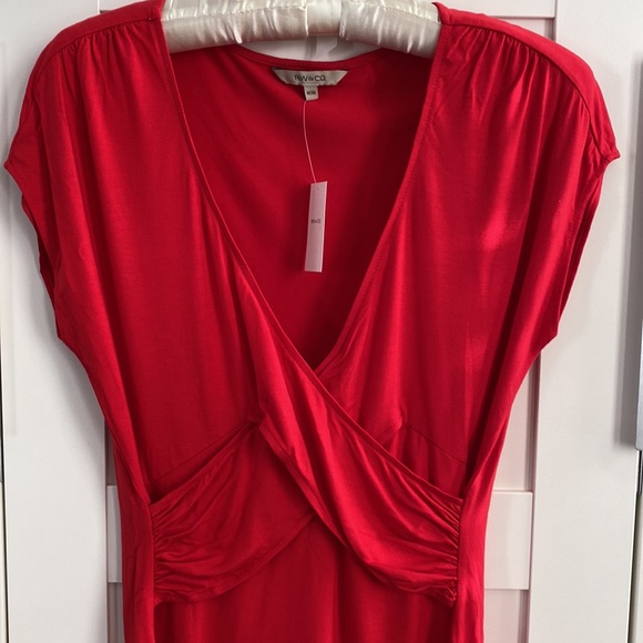 NWT. RW&CO red blouse.  Size M - Picture 2 of 6